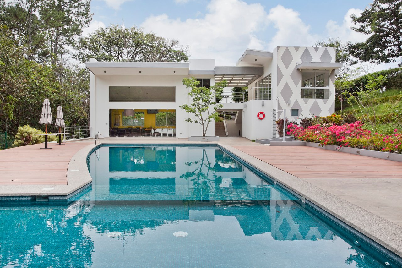 Panoramic Rooftop Penthouse, Escazu, San Jose