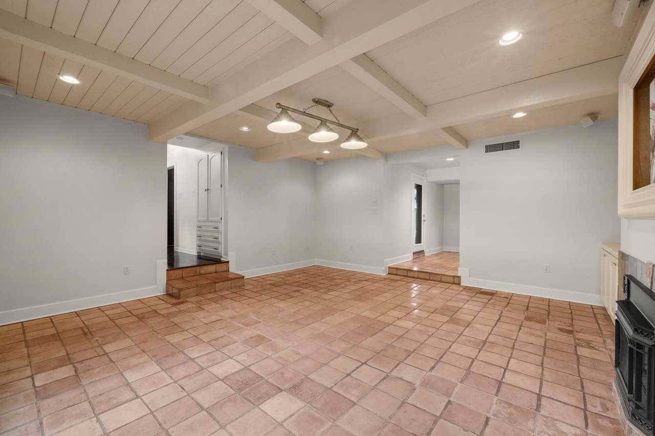 Luxury Property in Olmos Park