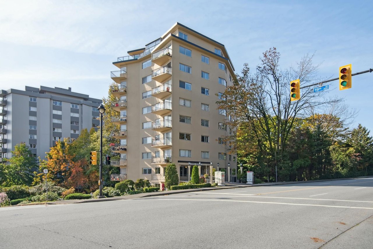 902-1930 Marine Dr