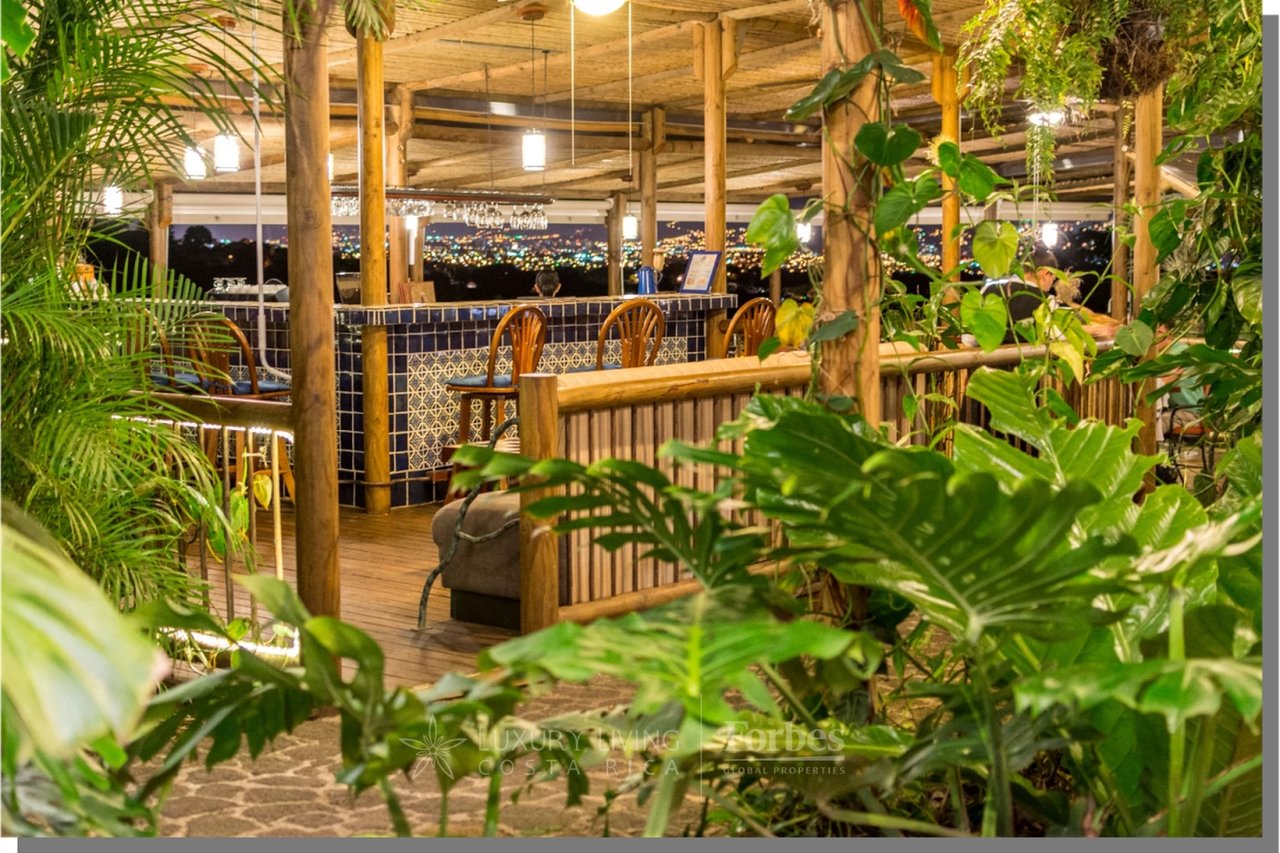 20646 - Boutique Hotel for Sale in the Mountains of Heredia