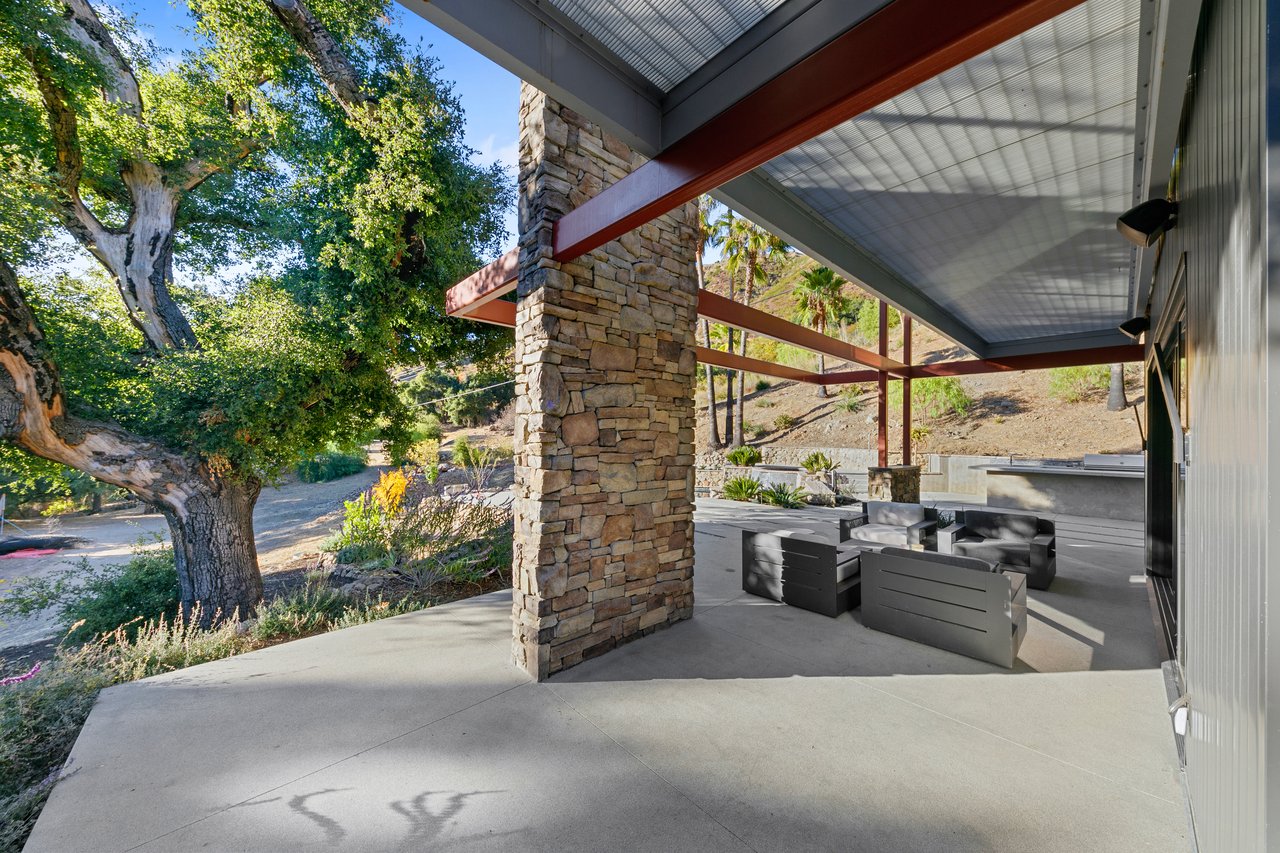 Extraordinary Modern Farmhouse 