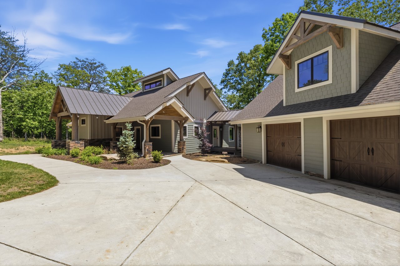 722 Hemlock Ln