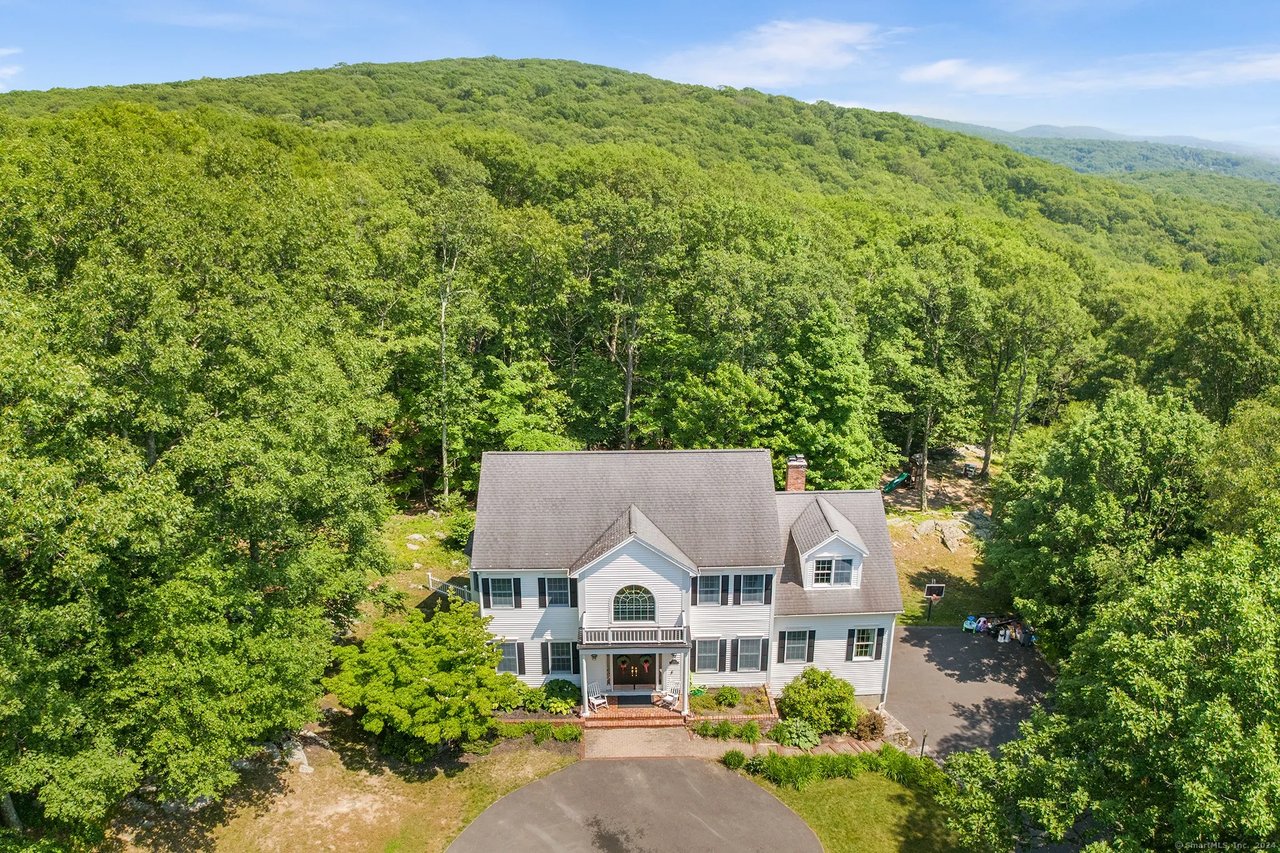 16 Pinewood Drive