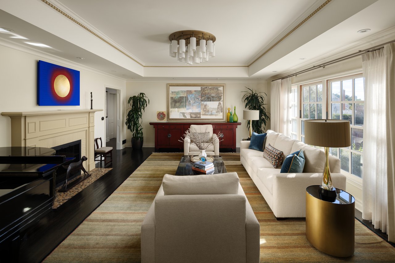 360 S Anita Ave, Brentwood 