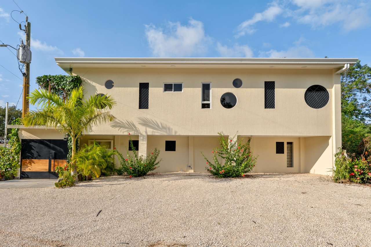 Pierre & Colors | Prime Corner Lot | Turnkey Income Property