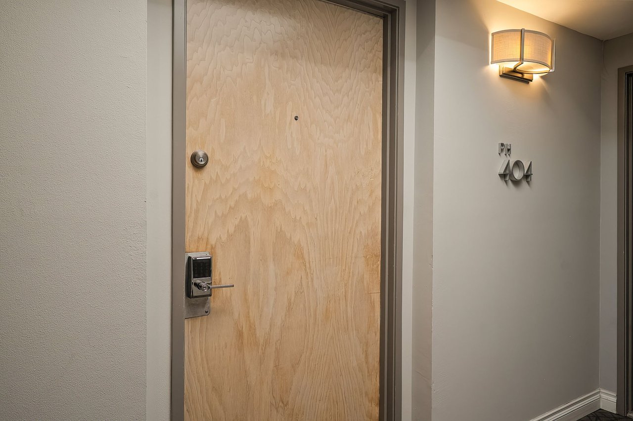 1617 S Beverly Glen Blvd Unit: 404, Westwood
