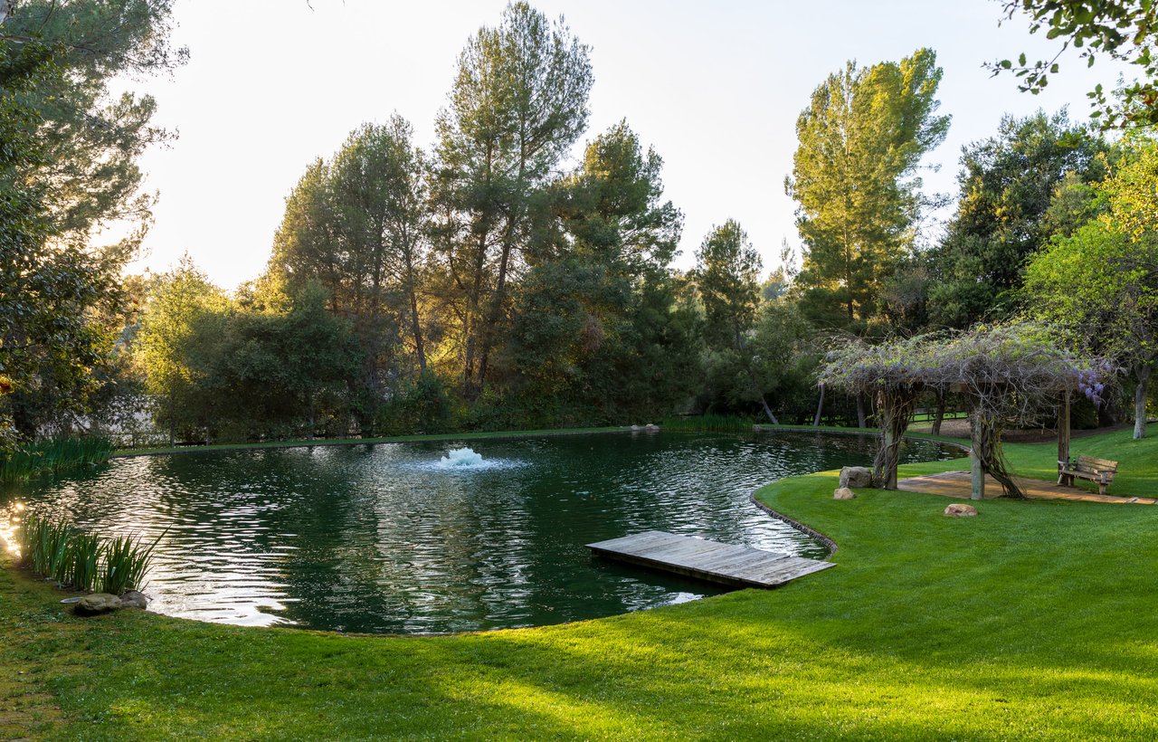 Private Mini Estate on 3+ Acres
