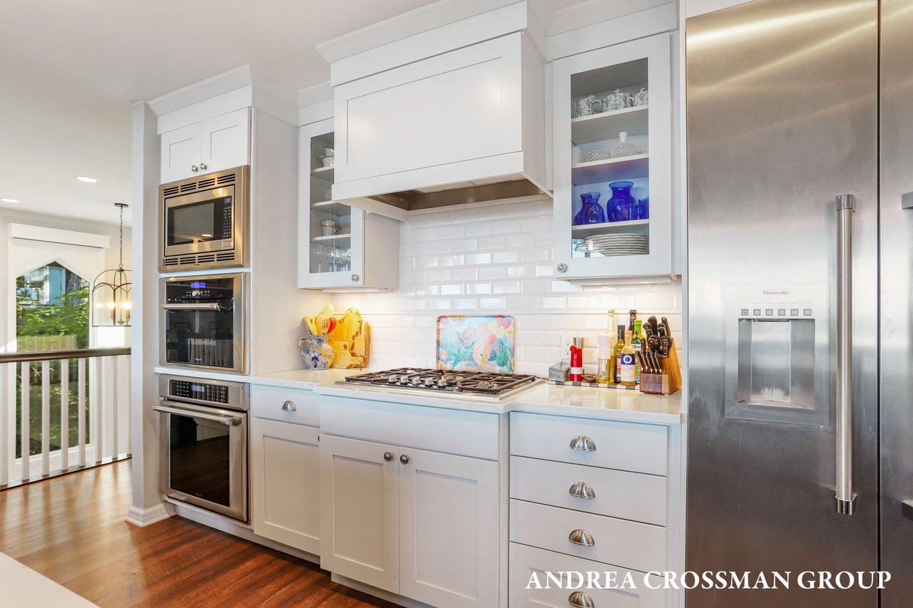 9565 Whispering Sands Dr