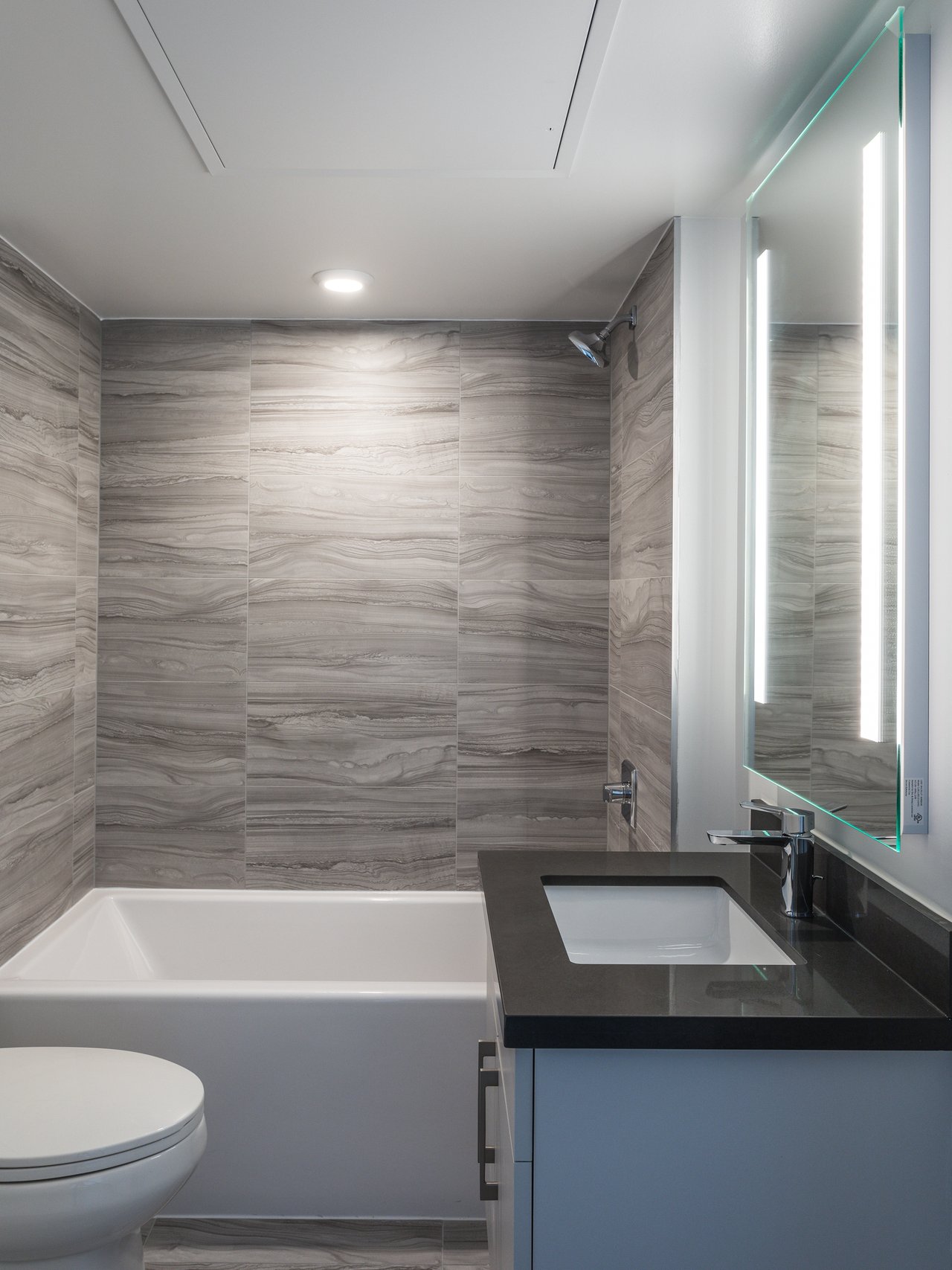 Cumberland Tower Suite 1812