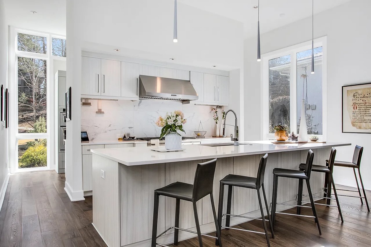1302 Brook Forest Dr