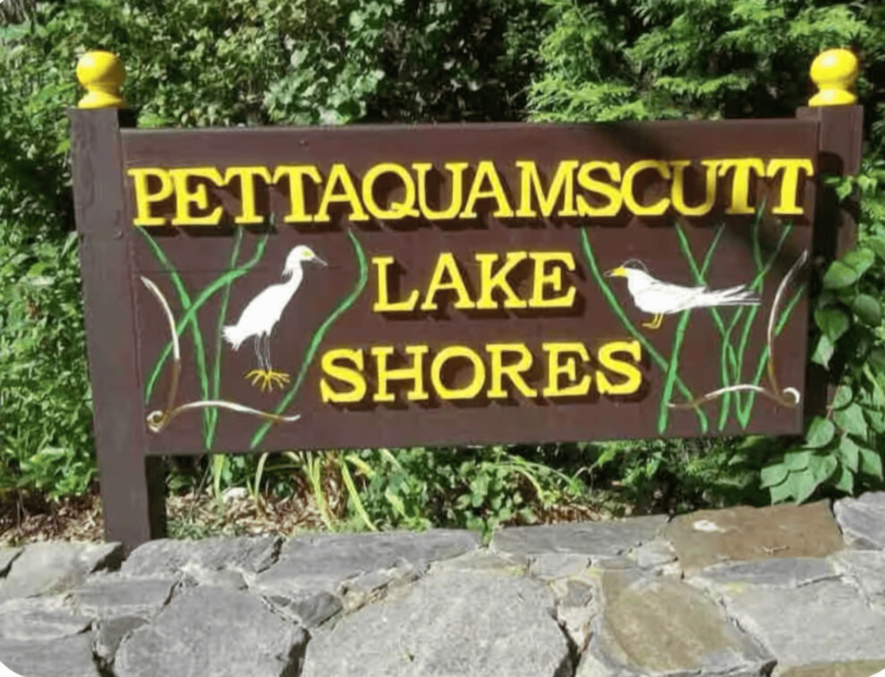 Pettaquamscutt Lake Shores