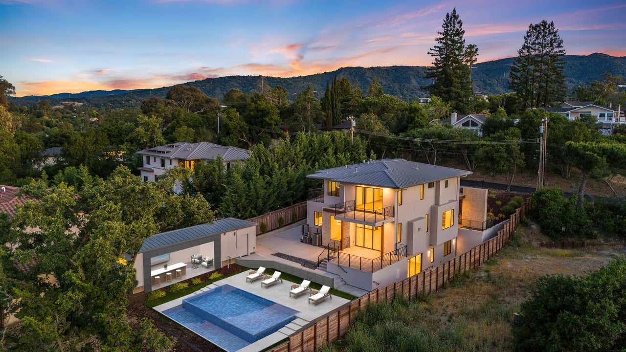 1127 Hillslope Place