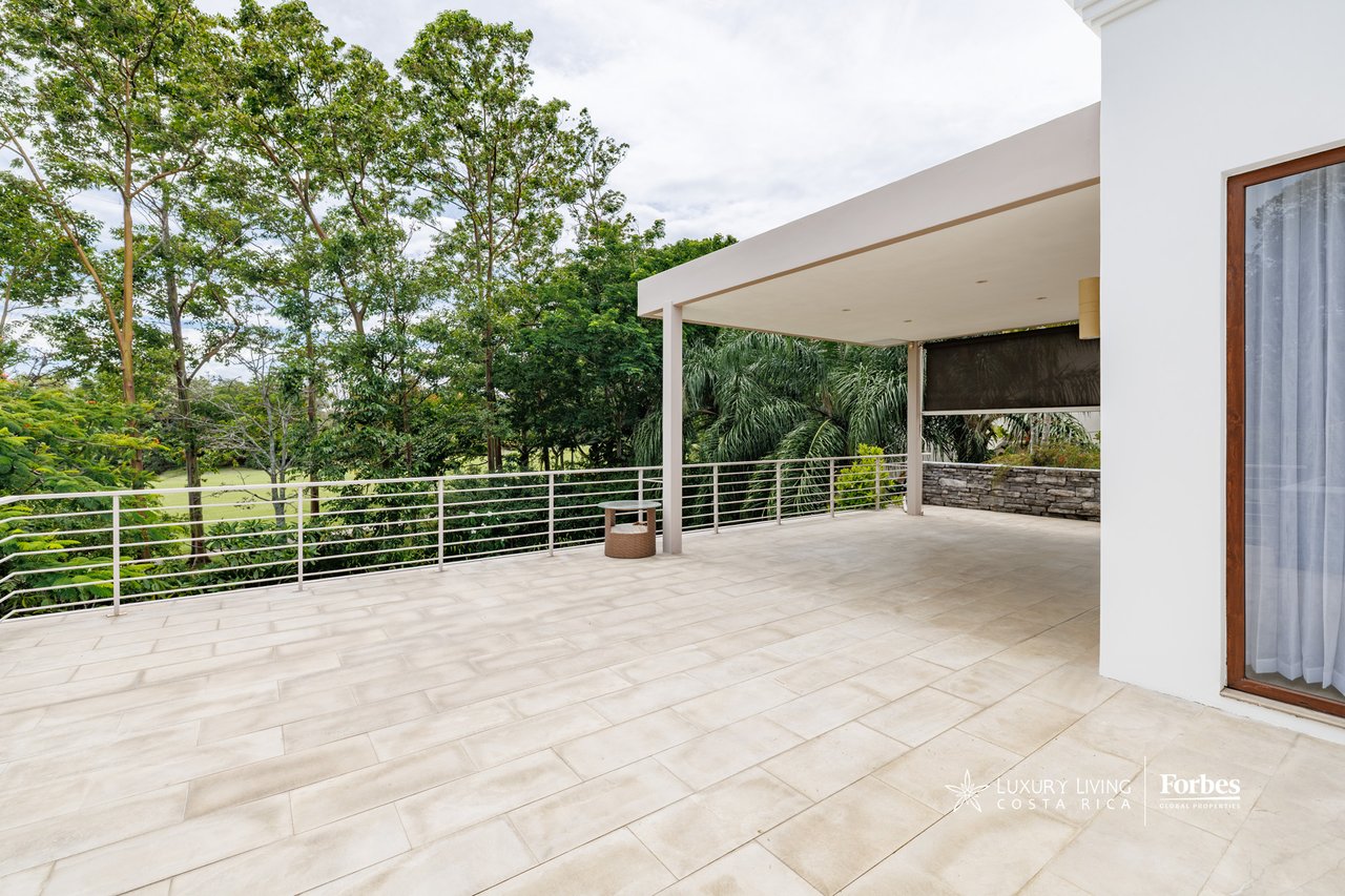 21465 - Modern 6 bedroom house with pool, garden and terrace front golf course