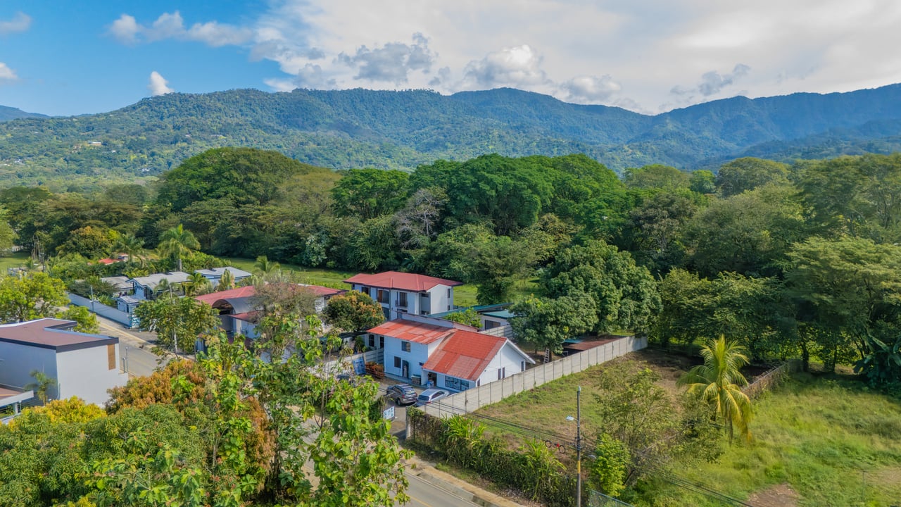 Apartments within Walking Distance to the Beach In Uvita – 0.21 Acres
