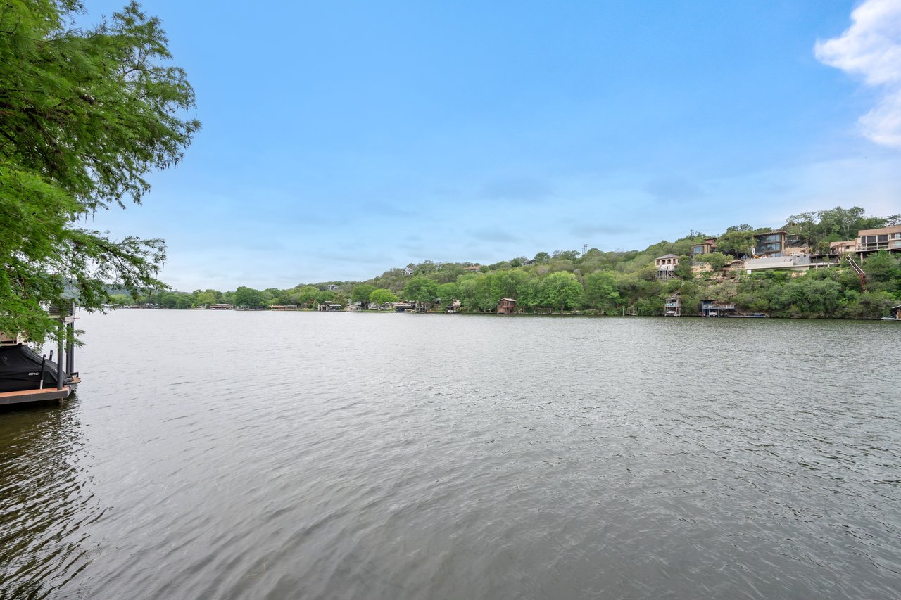 3200 Rivercrest Drive
