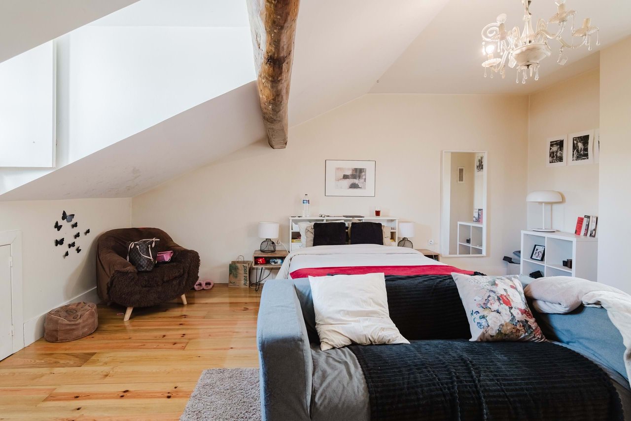 Beautifully Restored Townhouse Property with license for Short-Term rental in Bonfim, Porto