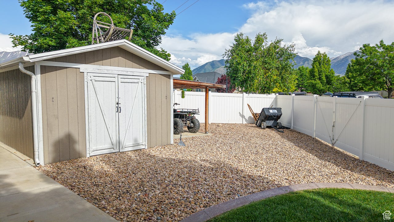 918 S River Ridge Ln