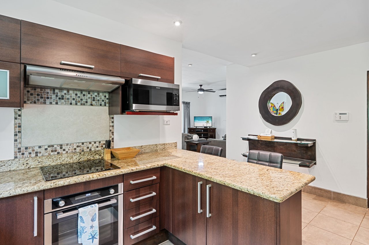 Casa Blanca 4 | Stunning Condo with Quality Finishes, Terrace & Resort-Style Amenities