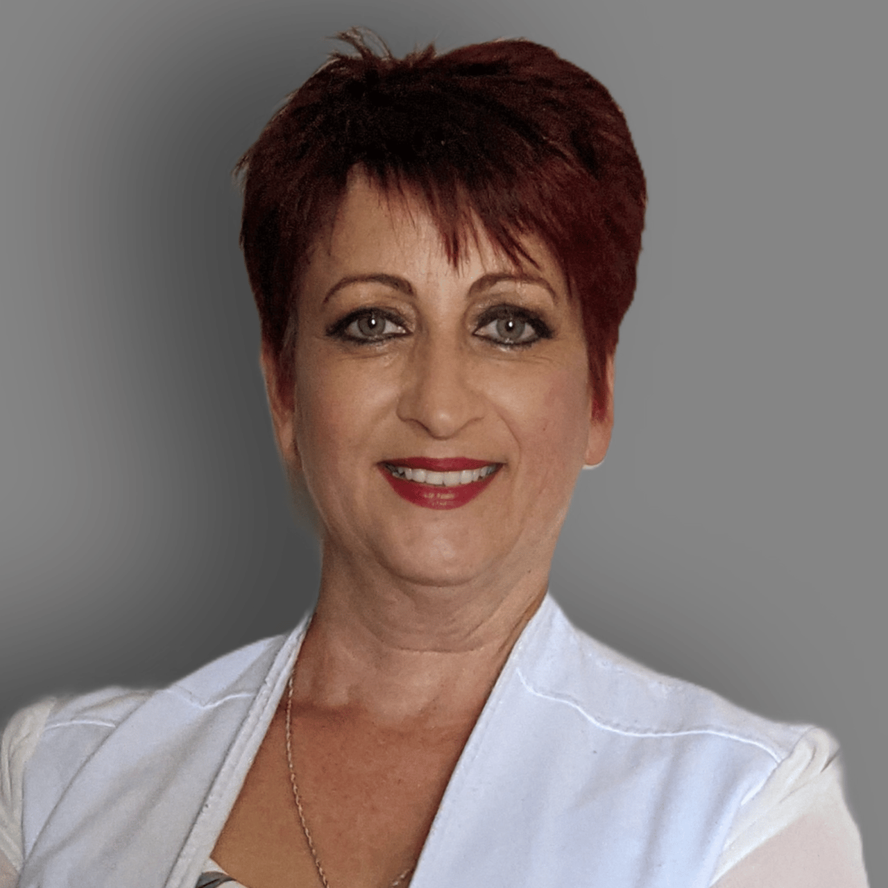 Irina Menako Tullahoma, TN Real Estate Agent Headshot