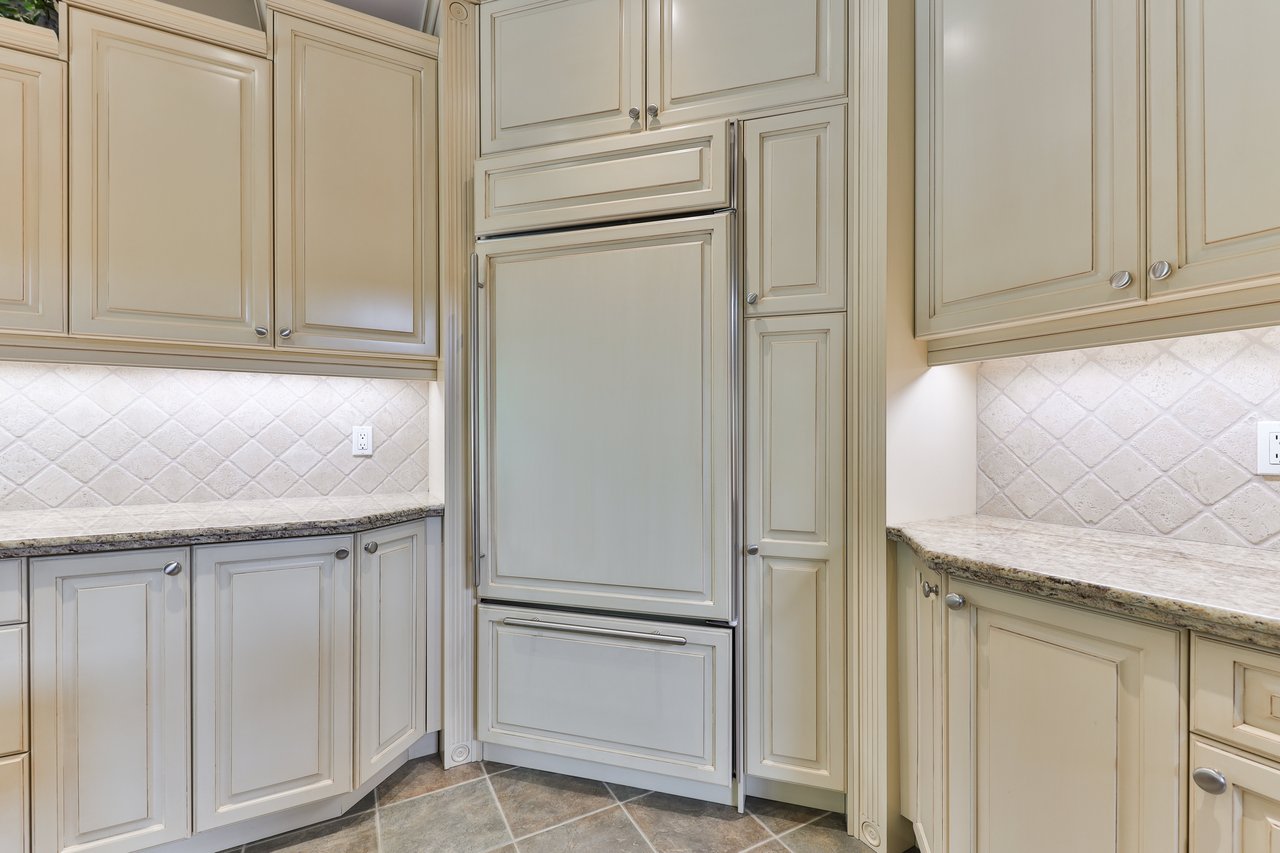 3105 Lakeshore Road, Burlington