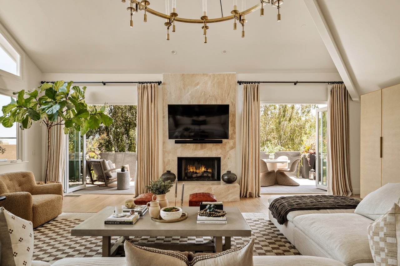 12047 Summit Cir, Beverly Hills