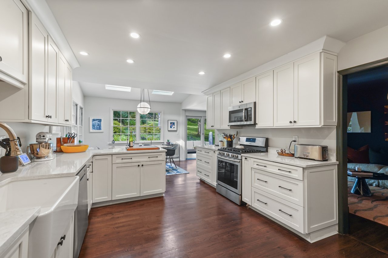 5 Brook Farm Road