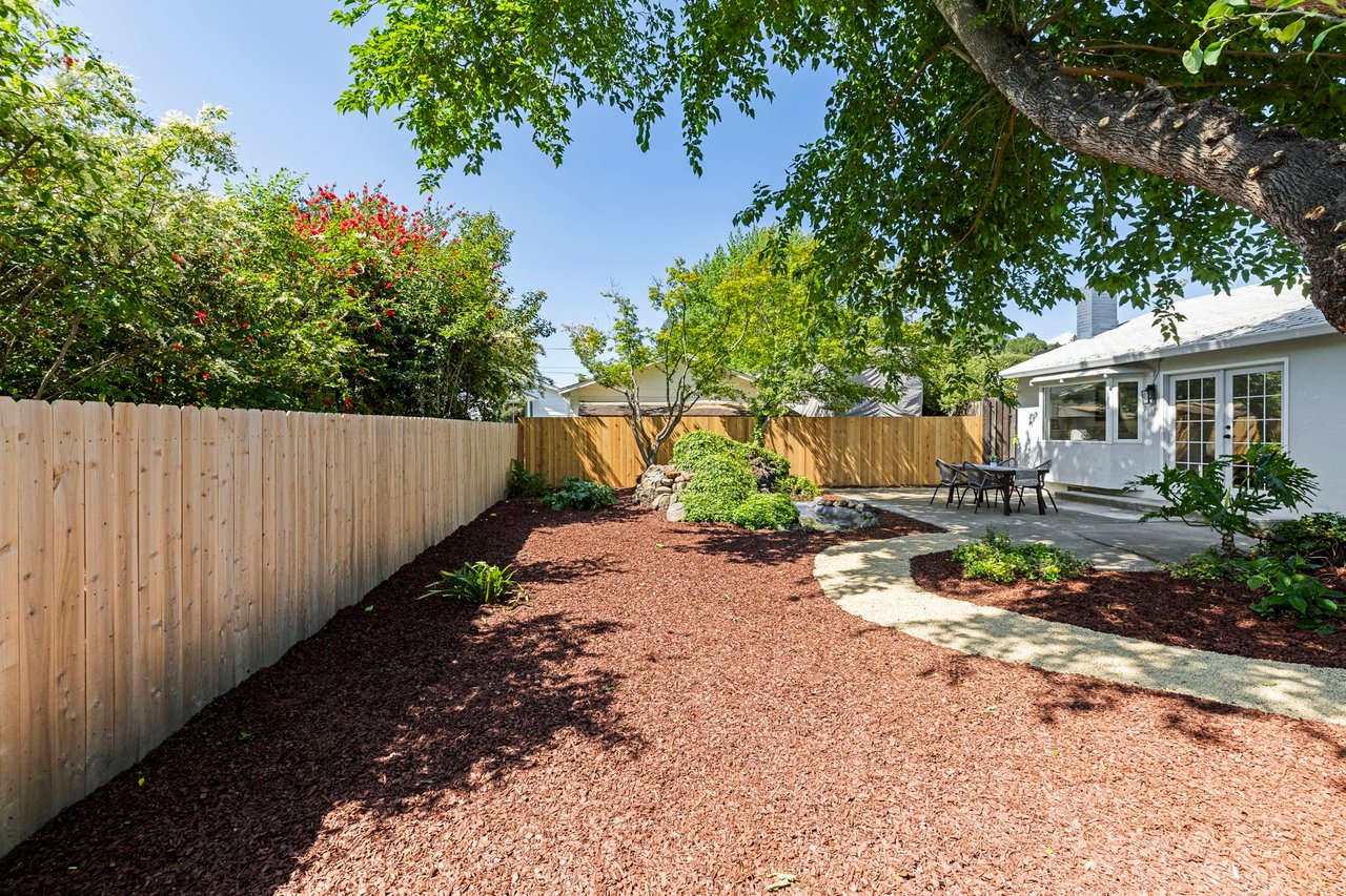 1007 Harold Ln