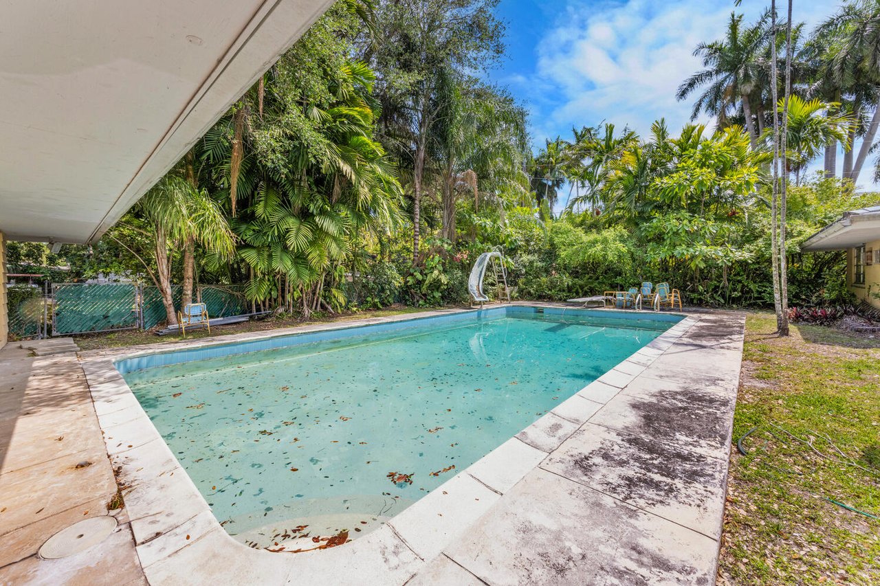 74,052 SQFT Lot in Coconut Grove