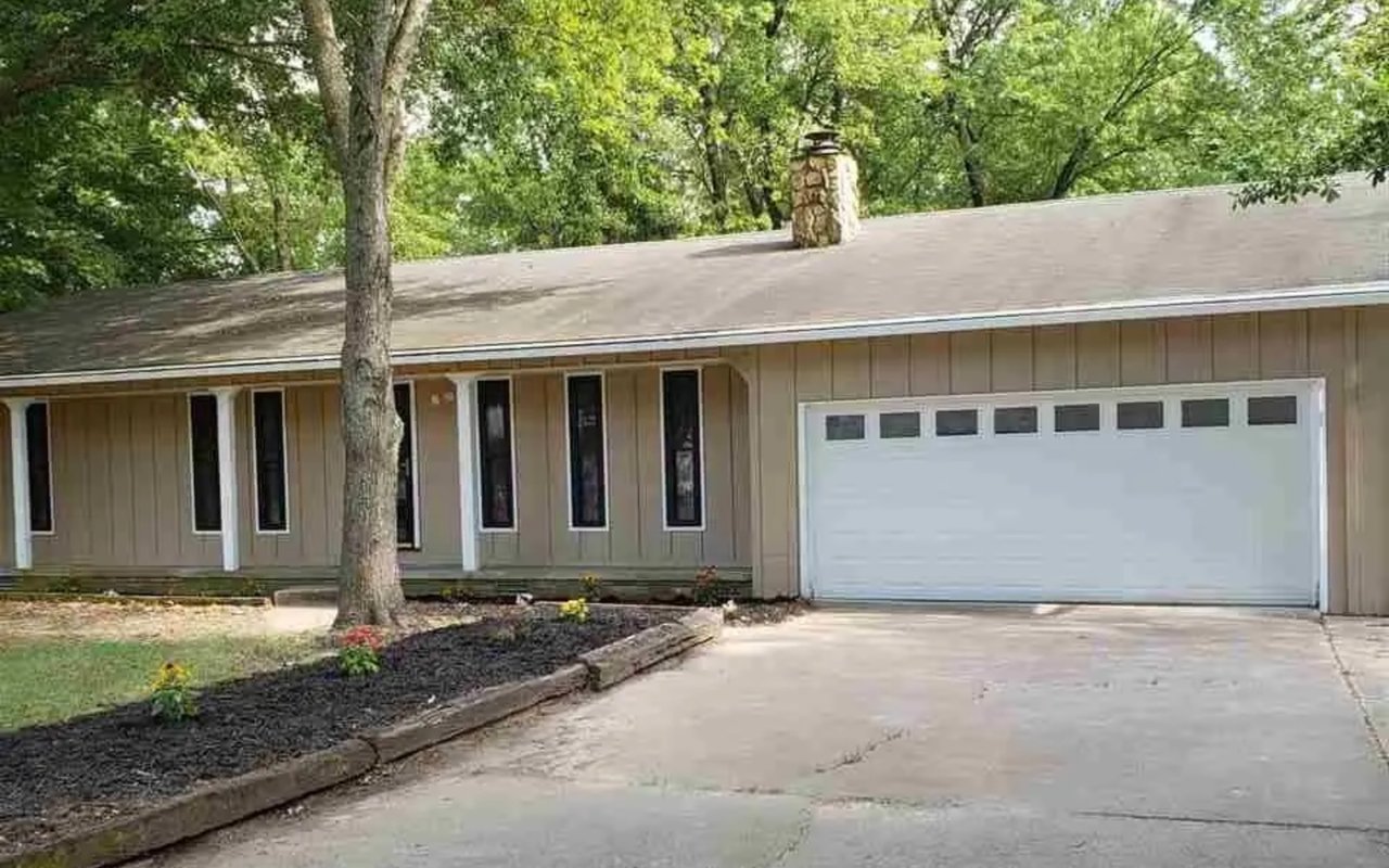 85 Fraser Dr