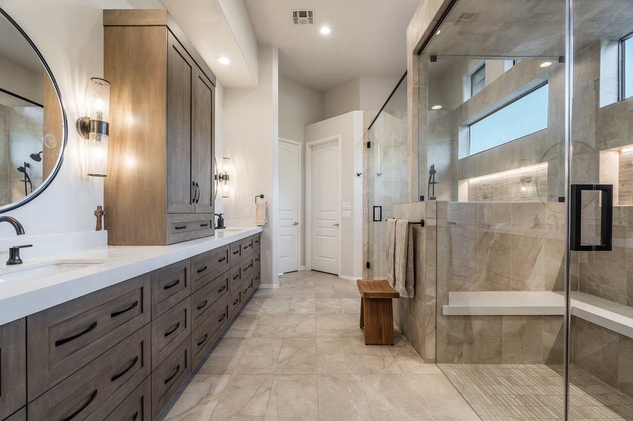 11368 E WINCHCOMB Drive