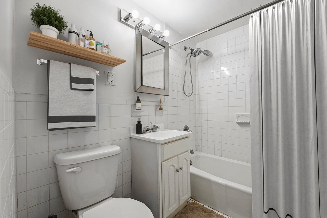 61 Lexington Avenue, Apt 2G