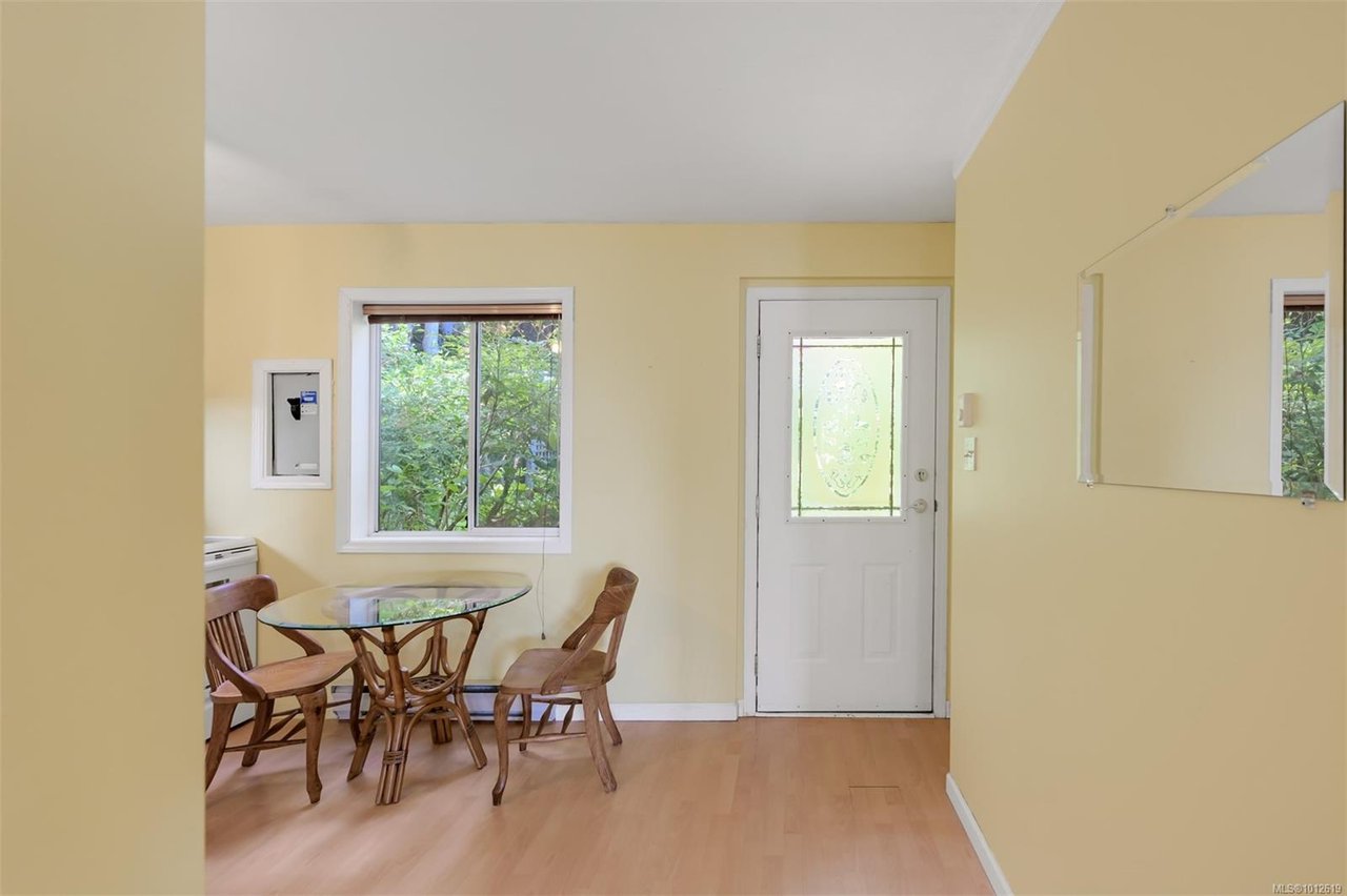 4955 Cordova Bay Rd