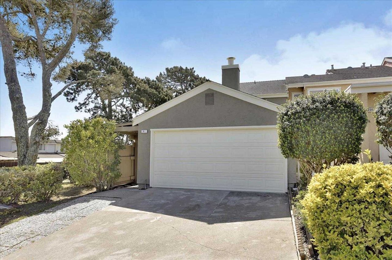 2547 Olmstead CT
