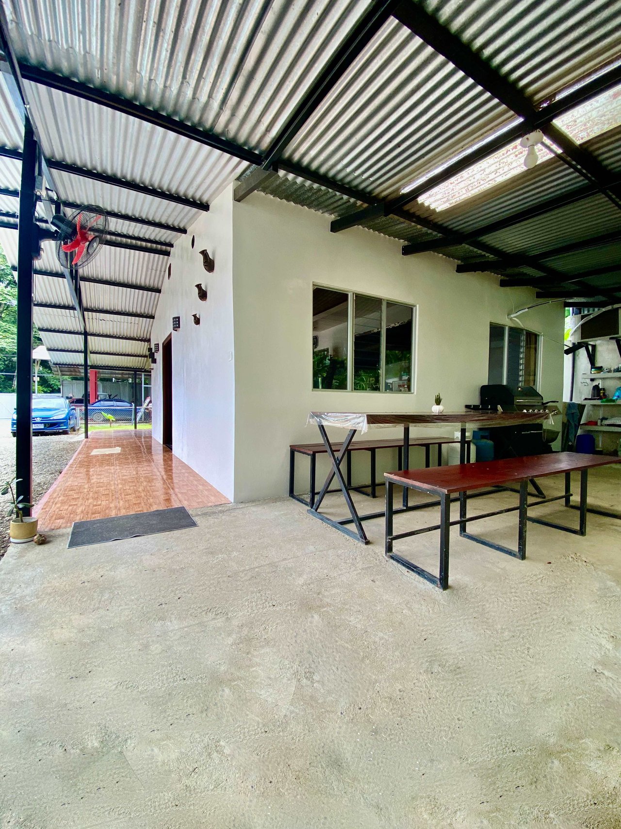 Starter Home with Hobby Shop in Ojochal, Costa Rica. Homeowner Financing Available!!