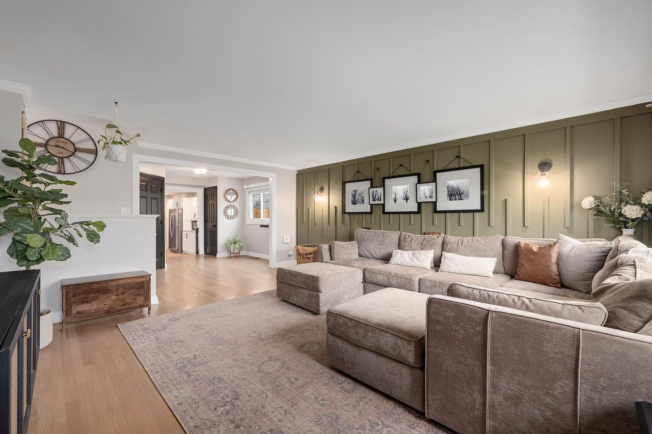 0S725 East St, Winfield IL – Updated Farmhouse with Charm, Space, and Location