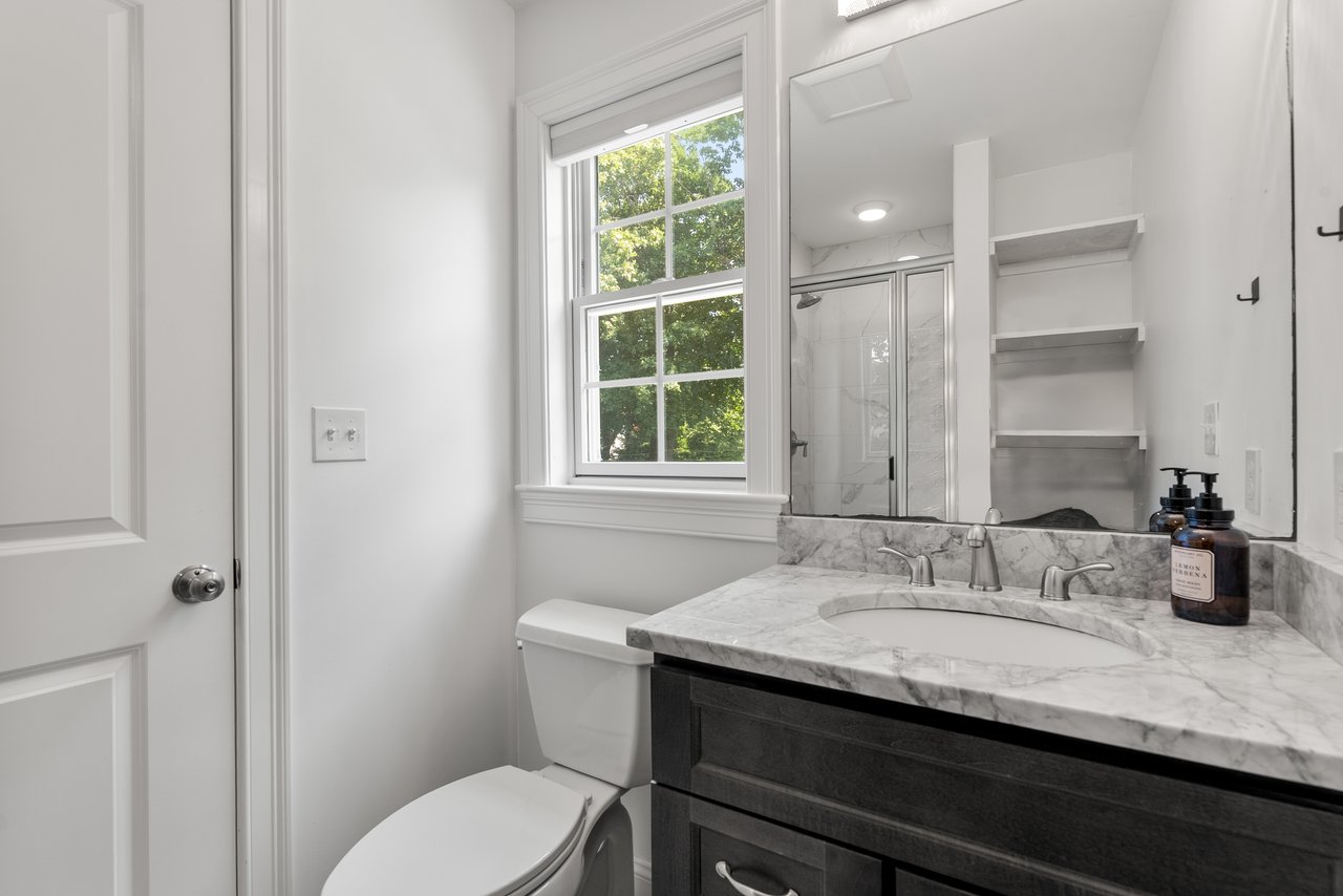 18 Patton Rd, Wellesley