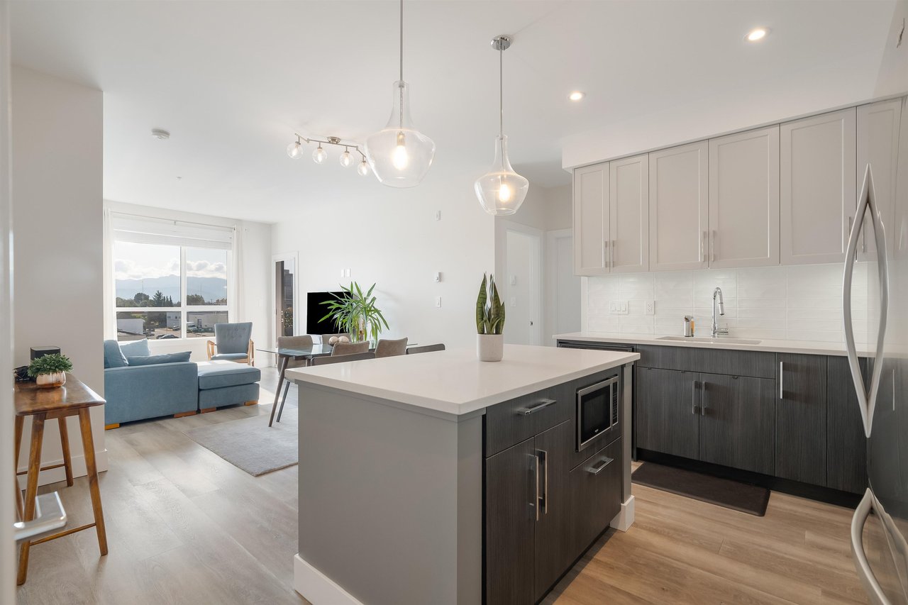 407-32838 Ventura Ave