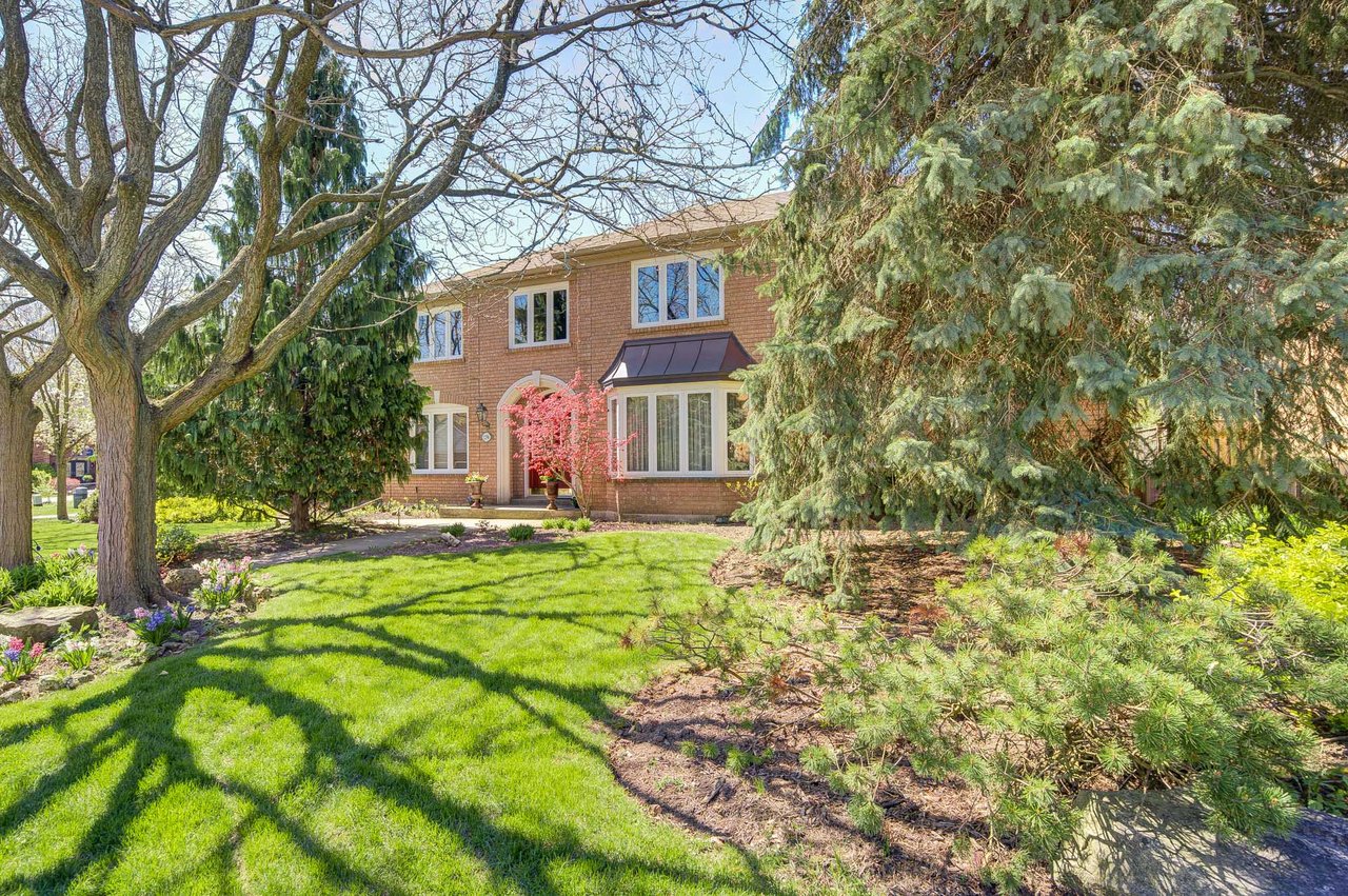 1296 Mapleridge Cres