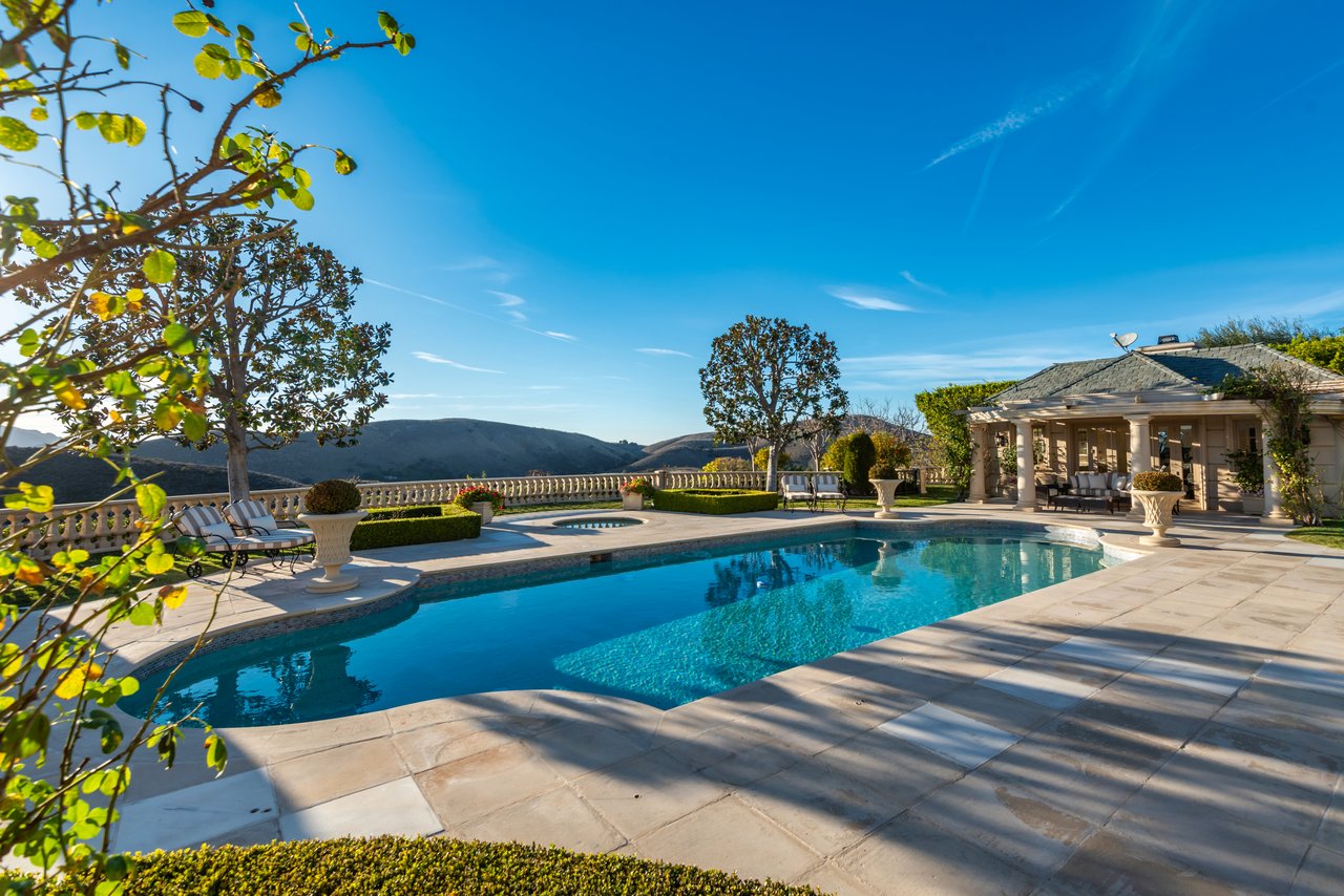 996 Vista Ridge Lane