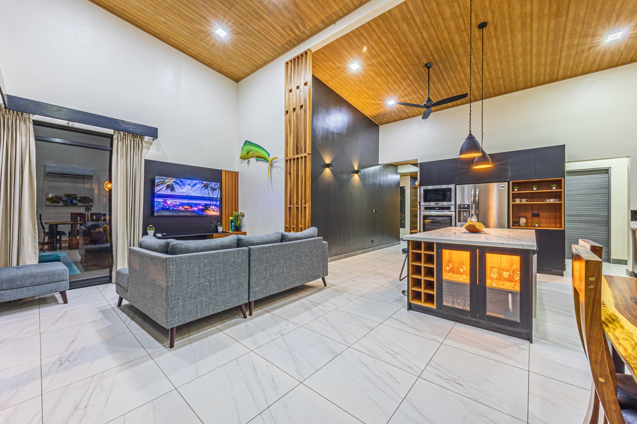 Casa Palma – Brand New Luxury 4BR/4.5BA Home with Stunning Sunset Views in Quepos