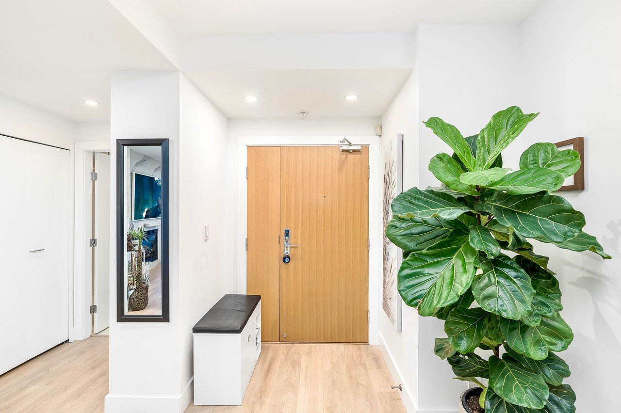 2603-8 Smithe Mews