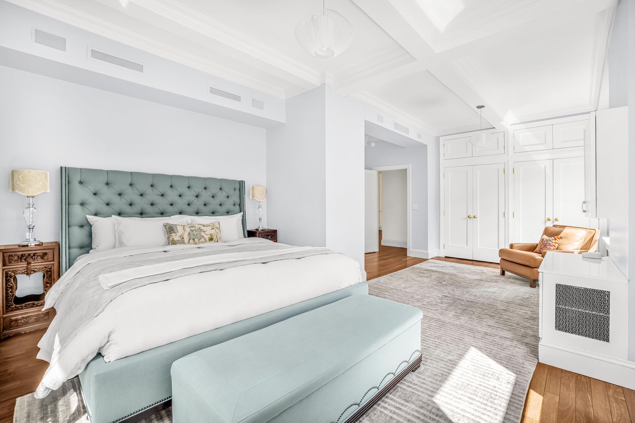 1049 Park Avenue