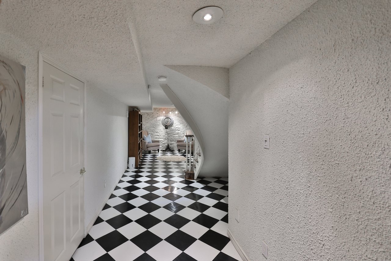 3555 Kingbird Court