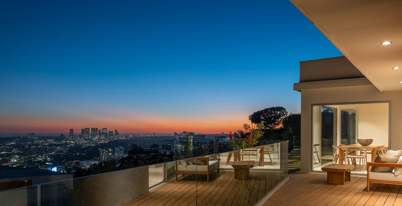 8515 Hedges Way, West Hollywood