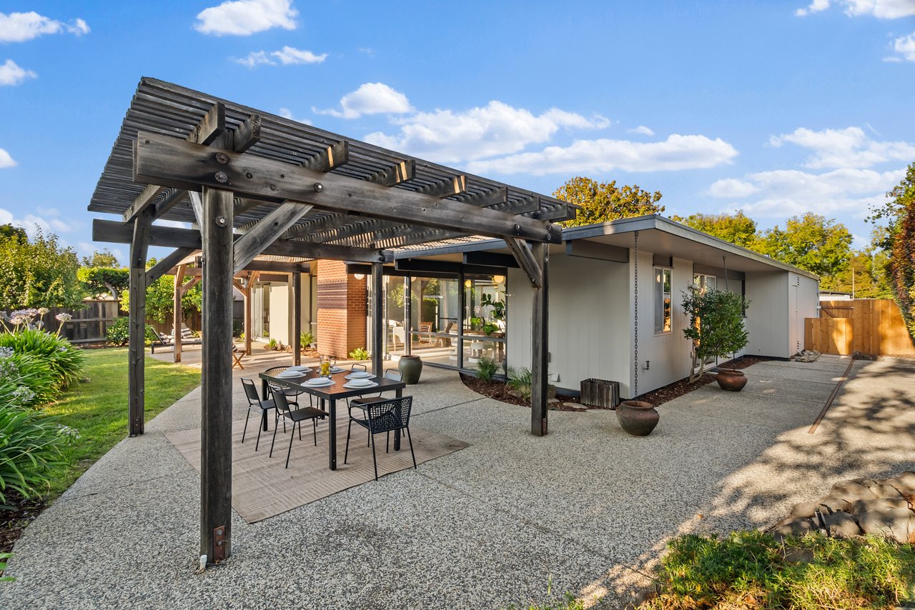 1339 Lennox Way