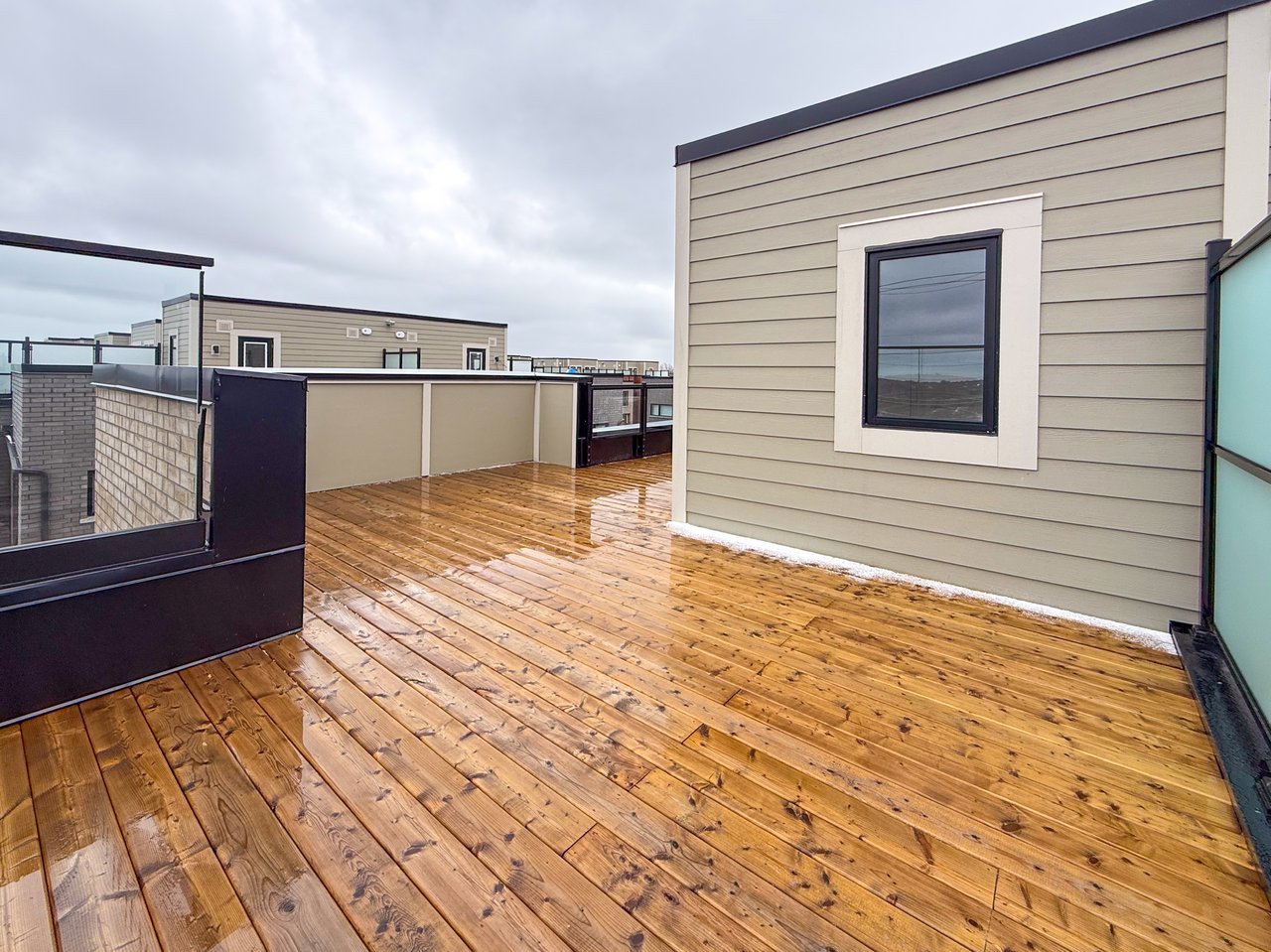 16 Lytham Green Circle