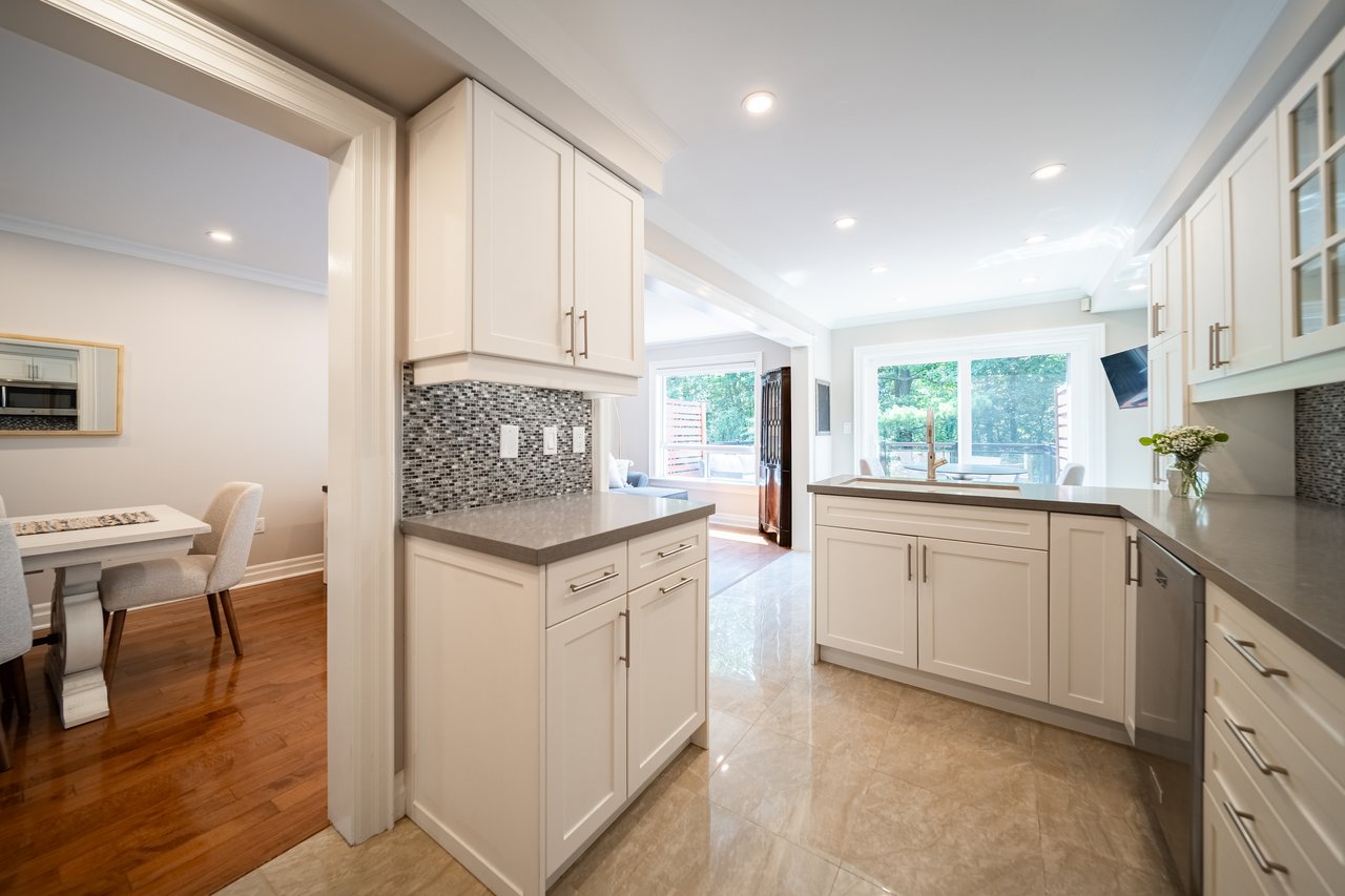 339 Ravineview Way