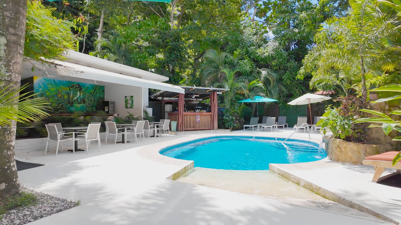 22 Unit Tropical Boutique Hotel steps from Manuel Antonio Park & Beach