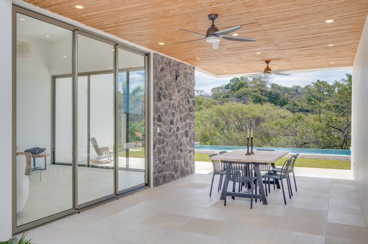 Finca Hermosa | Modern 3BR Luxury Villa with Infinity Pool in Exclusive Finca Panama Community