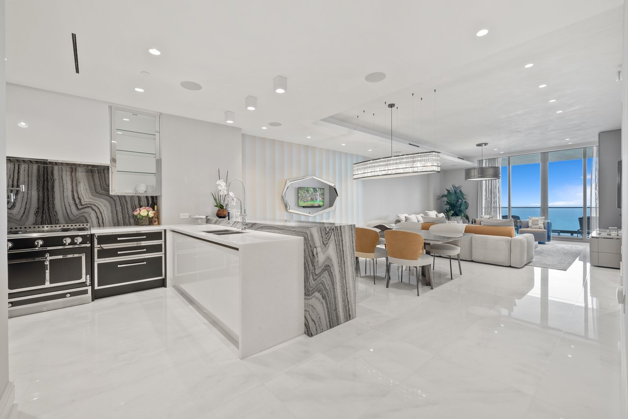 17901 Collins Ave # 3003